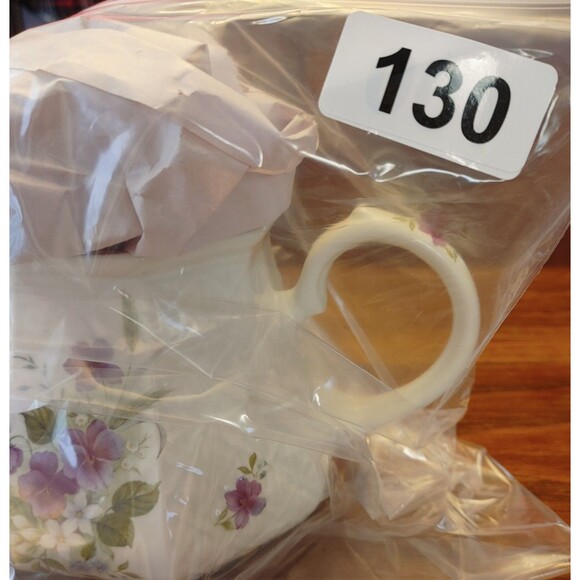 VTG SADLER TEAPOT in Basket Weave Lattice Pattern Purple Floral Vine Design EC - Picture 6 of 6